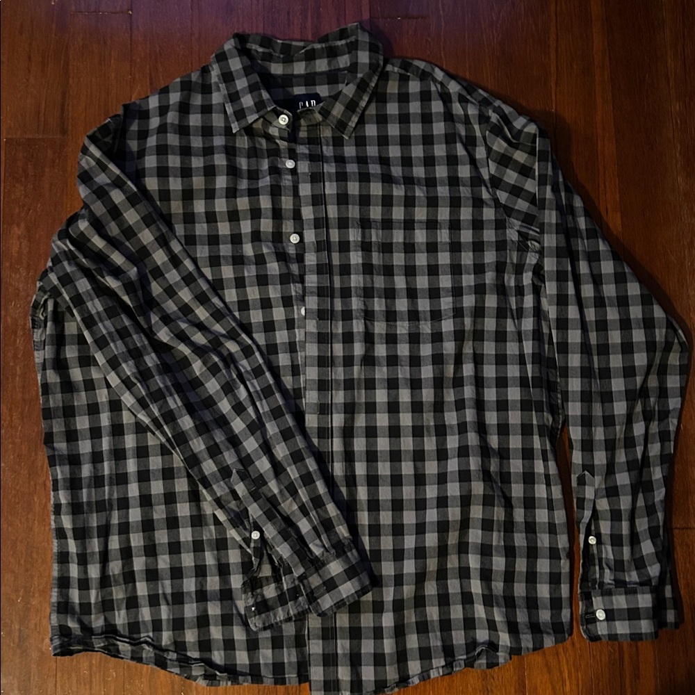 GAP Black and Gray Plaid Shirt w/ Pocket